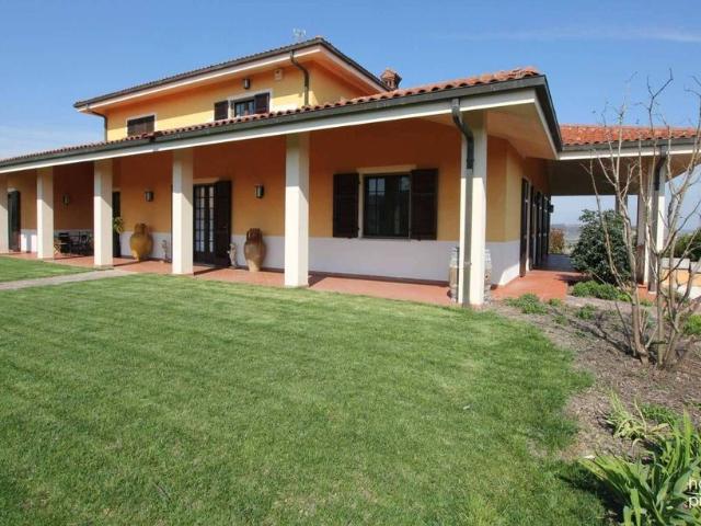 Prestigiosa villa di 444 mq in vendita, Calosso, Piemonte