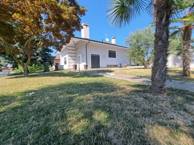 Prestigiosa villa di 455 mq in vendita Via dei Camini, 34, Saluzzo, Cuneo, Piemonte