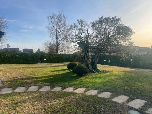 Prestigiosa villa di 456 mq in vendita Via San Carlo, Varese, Lombardia