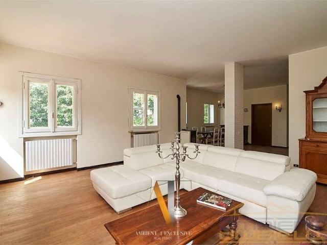 Prestigiosa villa di 460 mq in vendita, Via Alta Collina, 57, Montevecchia, Lecco, Lombardia