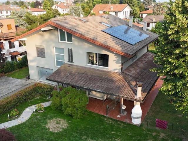 Prestigiosa villa di 460 mq in vendita, Via Fratelli Rosselli, 19, Trezzano sul Naviglio, Milano, Lombardia