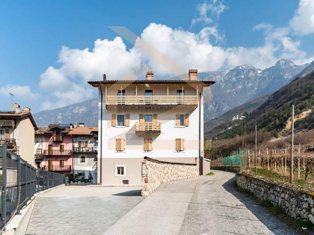 Prestigiosa villa di 461 mq Localita Prati, 31, Ala, Provincia di Trento, Trentino Alto Adige