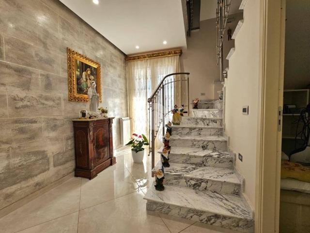 Prestigiosa villa di 467 mq in vendita, Via Nicolò Alongi, 15, Palermo, Sicilia