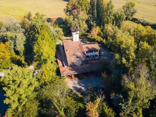Prestigiosa villa di 500 mq in vendita via unione europea, 22, Marmirolo, Mantova, Lombardia
