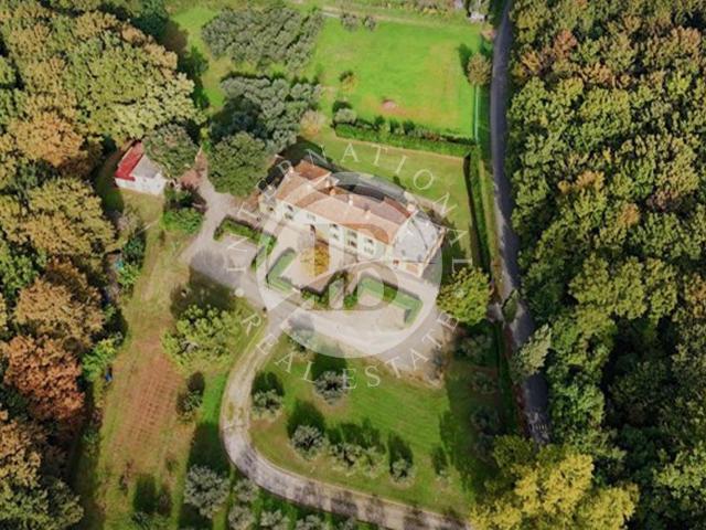 Prestigiosa villa di 500 mq in vendita Bientina, Italia