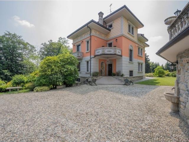 Prestigiosa villa di 500 mq in vendita Gignese, Italia