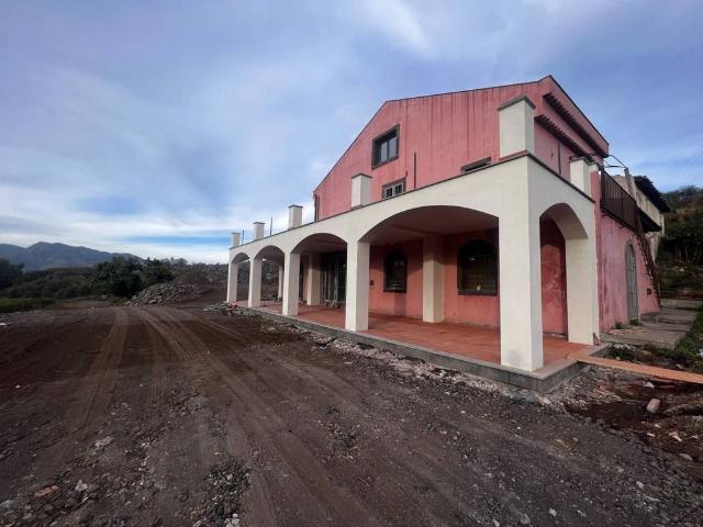 Prestigiosa villa di 500 mq in vendita, Pontale Palino, Castiglione di Sicilia, Catania, Sicilia