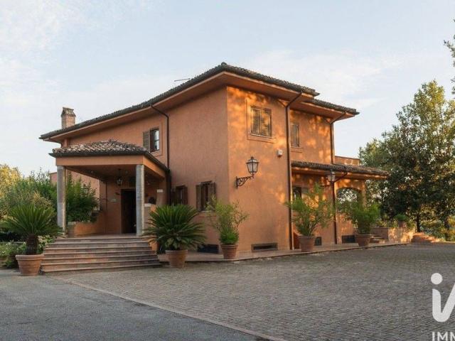 Prestigiosa villa di 52000 mq in vendita, Via di Cadoccia, Canterano, Roma, Lazio