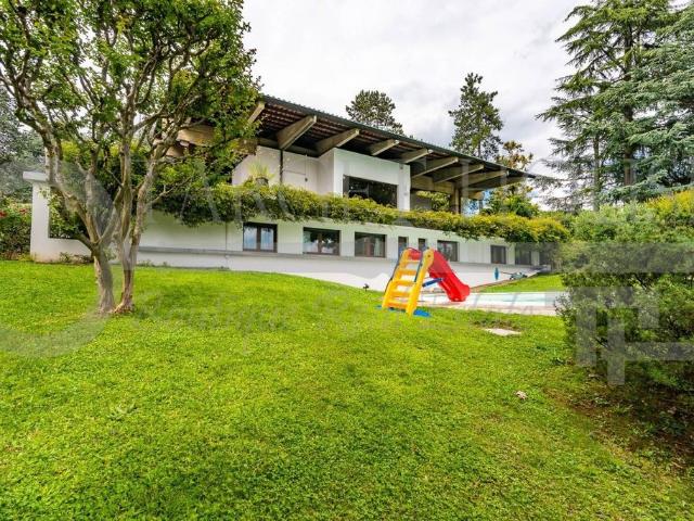 Prestigiosa villa di 555 mq in vendita, Carate Brianza, Italia