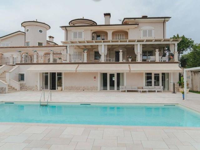 Prestigiosa villa di 568 mq in vendita Via Sant'Angelo, snc, Cassino, Lazio