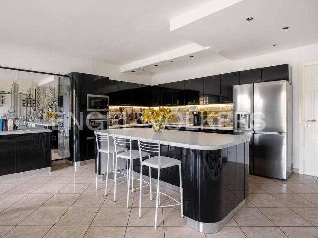 Prestigiosa villa di 600 mq in vendita, Via San Giovanni, 165B, Oleggio, Piemonte