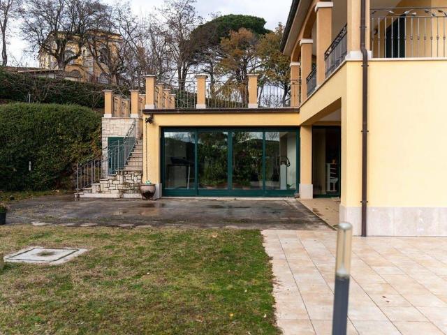 Prestigiosa villa di 600 mq in vendita Campobasso, Italia