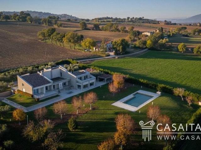 Prestigiosa villa di 476 mq in vendita, Via Ugo Foscolo, 37, Montefalco, Umbria