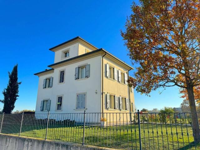 Prestigiosa villa di 655 mq in vendita, Località Pianzo Trinità, Casina, Emilia Romagna