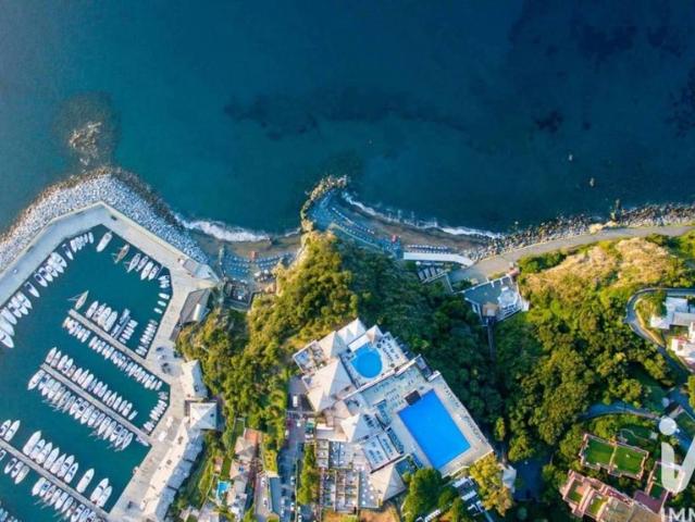 Prestigiosa villa di 350 mq in vendita Via Del Pino, Arenzano, Liguria