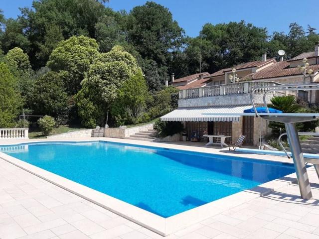 Prestigiosa villa di 670 mq in vendita Via Falerna, 171, Roma, Lazio