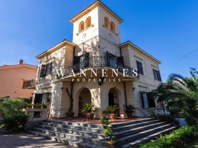 Prestigiosa villa di 700 mq in vendita, Viale Galatea, 35, Palermo, Sicilia