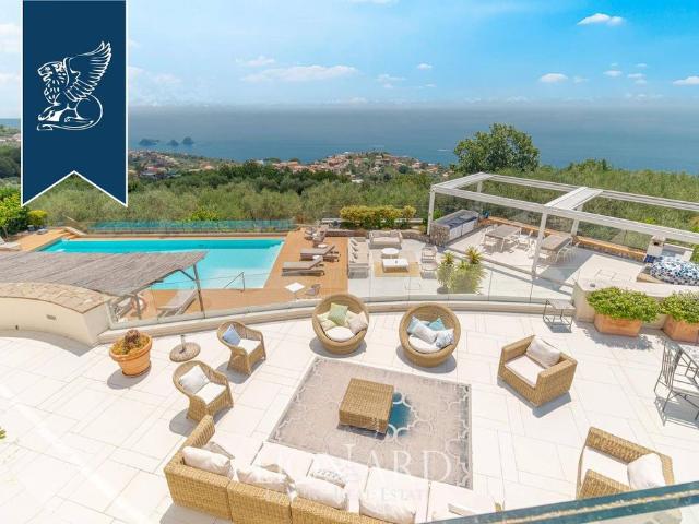 Prestigiosa villa di 700 mq in vendita, Massa Lubrense, Campania