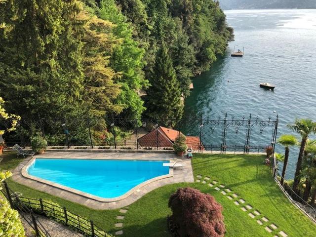 Prestigiosa villa di 799 mq in affitto Torno, Italia