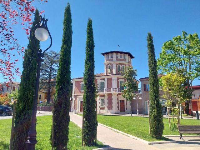 Prestigiosa villa di 804 mq in vendita, Viale Nicasio Nardi, 10, Urbania, Pesaro e Urbino, Marche