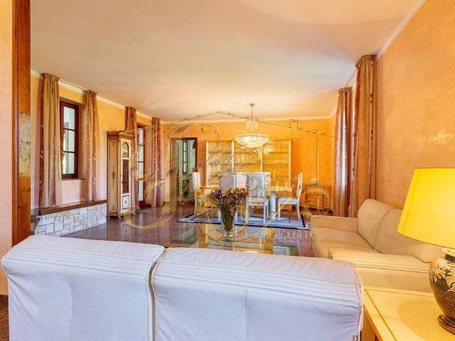 Prestigiosa villa di 809 mq in vendita, Golferenzo, Italia