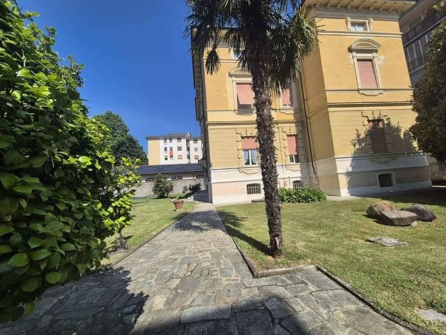 Prestigiosa villa di 883 mq in vendita Largo Giuseppe Magni, Borgosesia, Vercelli, Piemonte
