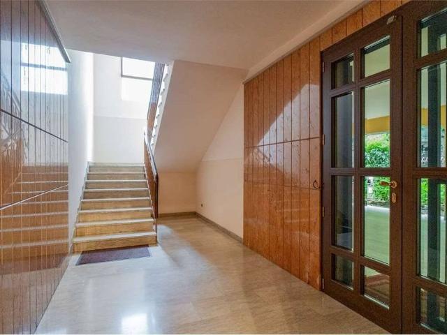 Prestigiosa villa di 900 mq in vendita, via Luigi Valdrighi, Modena, Emilia Romagna
