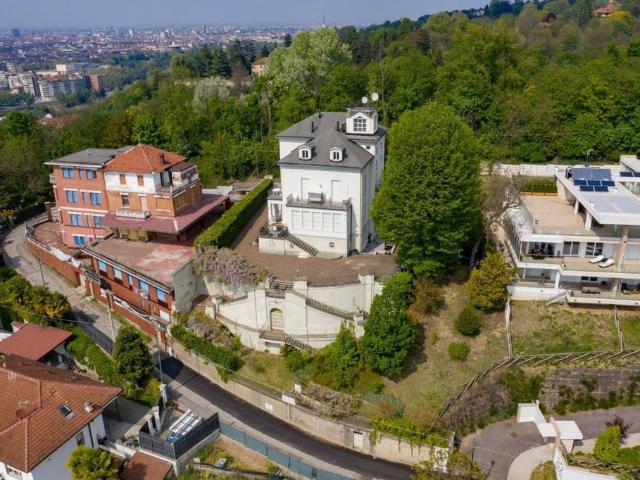 Prestigiosa villa di 900 mq in vendita, Strada Guido Volante, 84, Torino, Piemonte