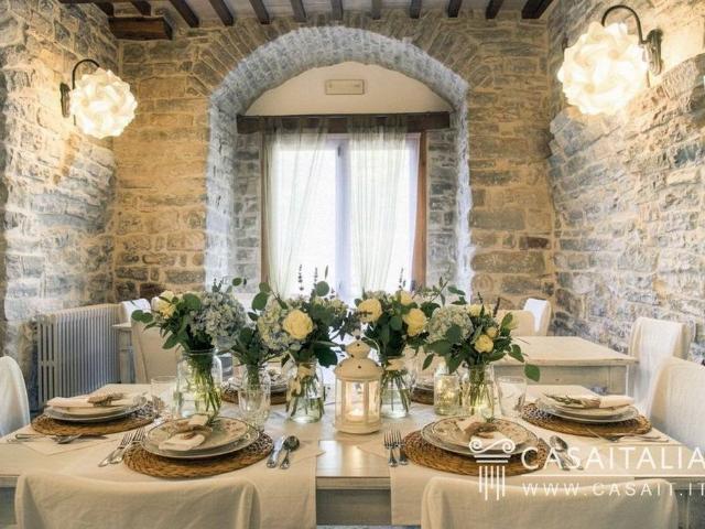 Prestigiosa villa di 979 mq in vendita, Via Romeo Sorbelli, 5, Valfabbrica, Umbria