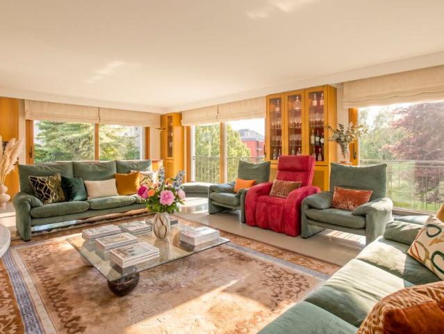 PRESTIGIOSA VILLA DI 9.5 LOCALI CON GRANDE TERRENO A VACALLO