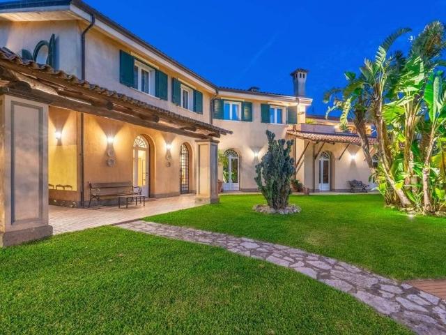 Prestigiosa villa di 1000 mq in vendita Via Architetto Rodinò Toscano, 17, Polistena, Calabria