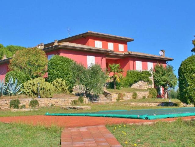 Prestigiosa villa di 1000 mq in vendita, Via Cristoforo Colombo, Castiglione del Lago, Perugia, Umbria