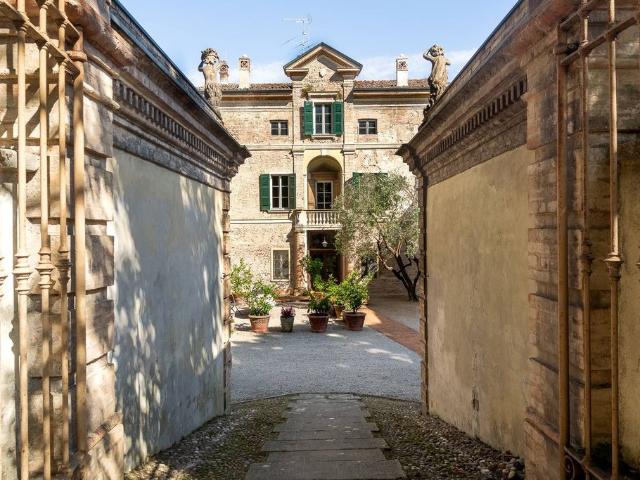 Prestigiosa villa di 1073 mq in vendita, Via G. Marconi, Castiglione delle Stiviere, Mantova, Lombardia