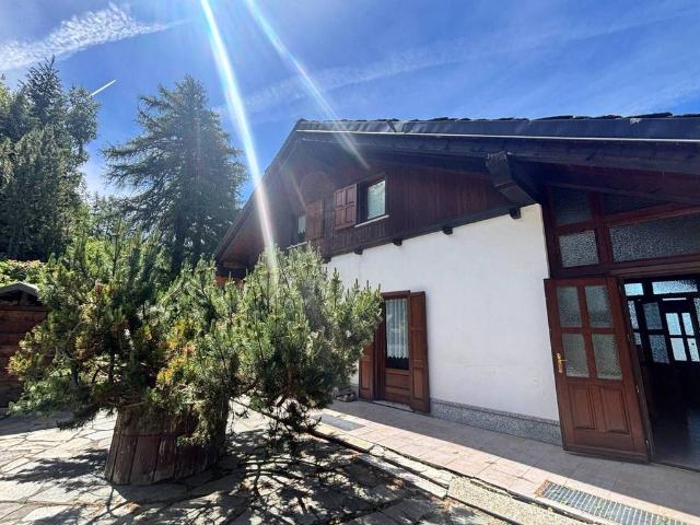 Prestigiosa villa di 110 mq in vendita, Frazione Froumy, 13, Saint Vincent, Aosta, Valle d’Aosta