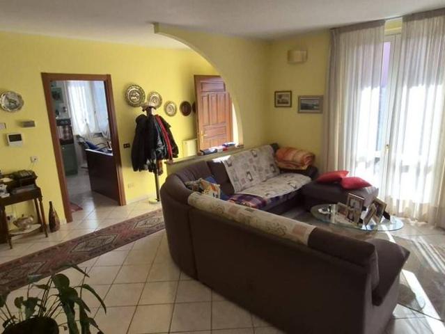 Prestigiosa villa di 116 mq in vendita, Via Cascina Set, 8, Viggiù, Lombardia