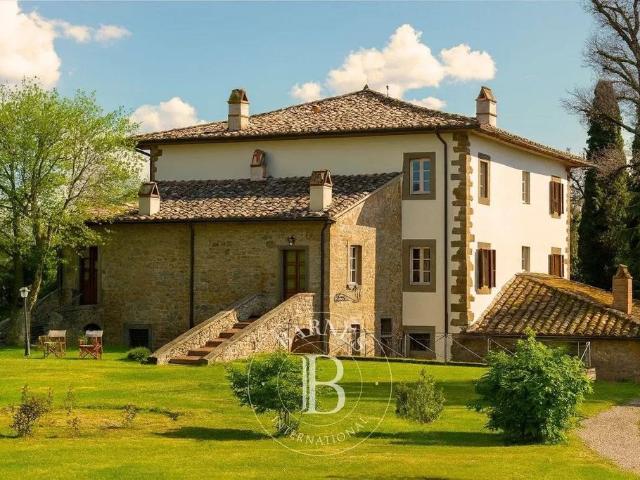 Villa in vendita Cortona, Italia