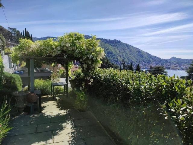Prestigiosa villa di 129 mq in vendita, Como, Lombardia