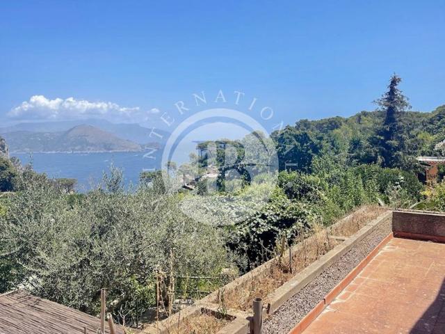 Prestigiosa villa di 130 mq in vendita, Capri, Italia