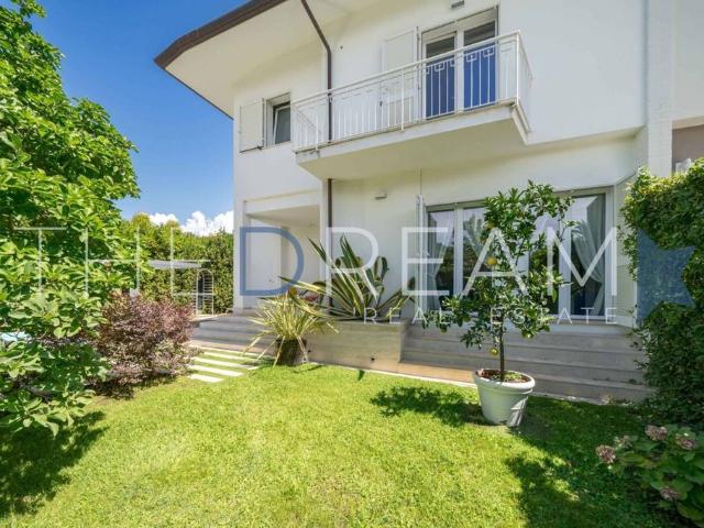 Prestigiosa villa di 141 mq in vendita Via Francesco Carrara, 18, Forte dei Marmi, Toscana