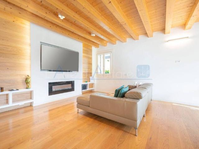 Prestigiosa villa di 155 mq in vendita, Via Vittorio Alfieri, Spinea, Veneto