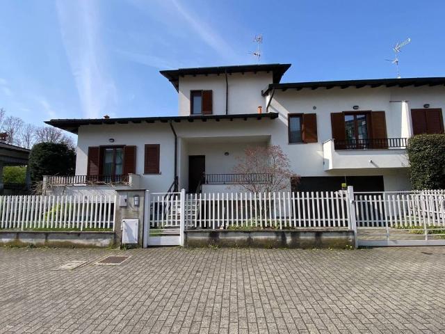 Prestigiosa villa di 180 mq in vendita, Via Carlo Pisacane, 9, Cornaredo, Milano, Lombardia