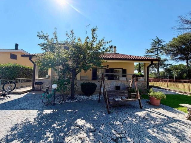 Prestigiosa villa di 180 mq in vendita, Via dell'Acqua Vergine, 170, Roma, Lazio