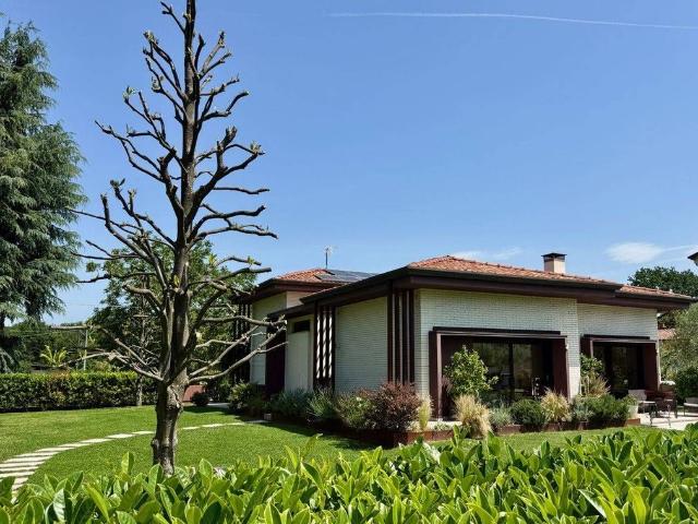 Villa in vendita Via del Trebbio, Lucca, Toscana