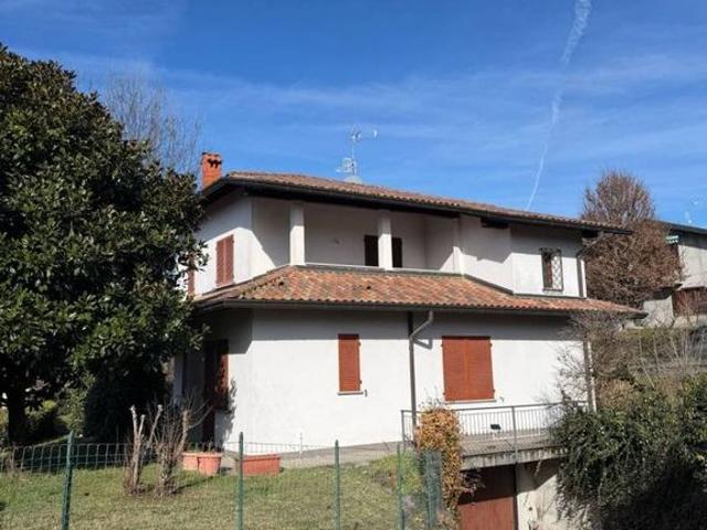 Prestigiosa villa di 200 mq in vendita, Parè, Lombardia