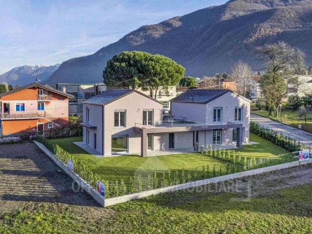 Prestigiosa villa di 201 mq in vendita Colico, Italia