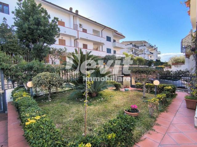 Prestigiosa villa di 210 mq in vendita Via Giacomo Leopardi, Pollena Trocchia, Campania