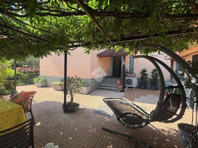 Prestigiosa villa di 210 mq in vendita, Via Pietro Maroncelli, 5, Rho, Lombardia