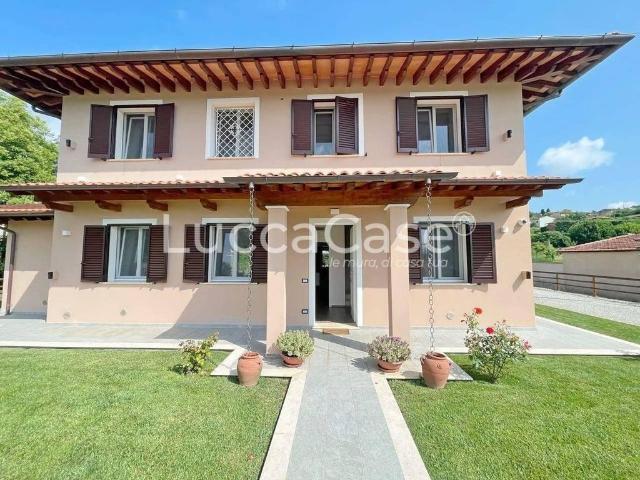 Prestigiosa villa di 220 mq in vendita Via dei Francesconi, 25, Capannori, Toscana