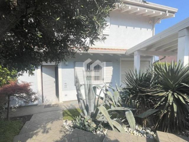 Prestigiosa villa di 230 mq in vendita, via della valle, Polpenazze del Garda, Brescia, Lombardia