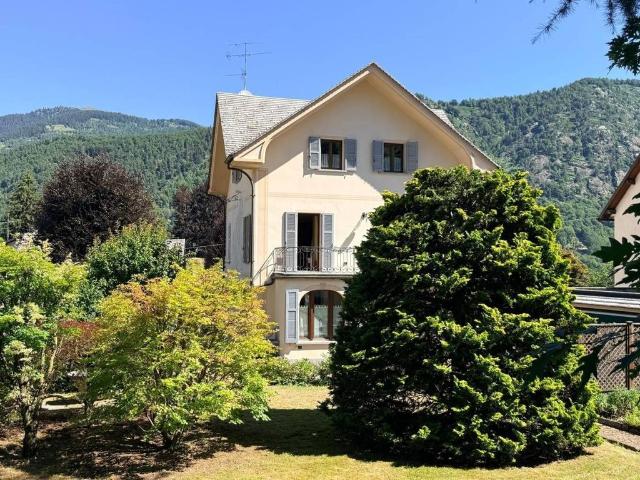 Prestigiosa villa di 237 mq in vendita, Via Colonnello Attilio Moneta, Malesco, Piemonte